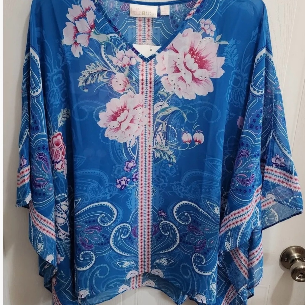 NWT Belle by Kim Gravel blue floral top Medium